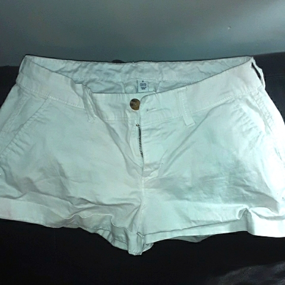 WHITE SHORT SHORTS - Picture 1 of 5